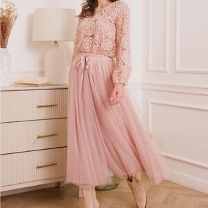 Choklate Paris Elegant Pink Tulle Midi Skirt